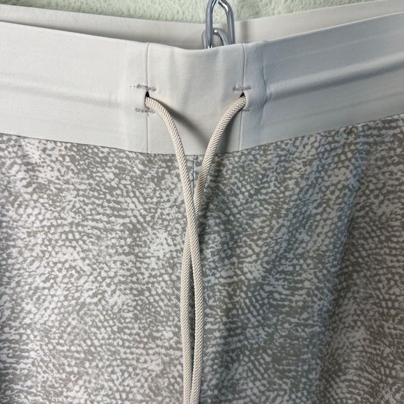 ATHLETA Venture Printed Pant, Viper Grey SIZE 2 Lightweight Workout Exercise - Picture 8 of 9